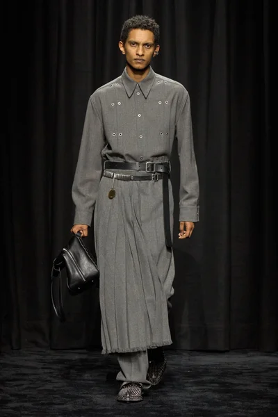Look 17